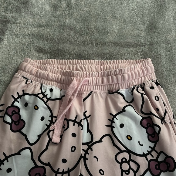 Hello kitty pajama l NO SHIPPING l - Picture 3 of 3